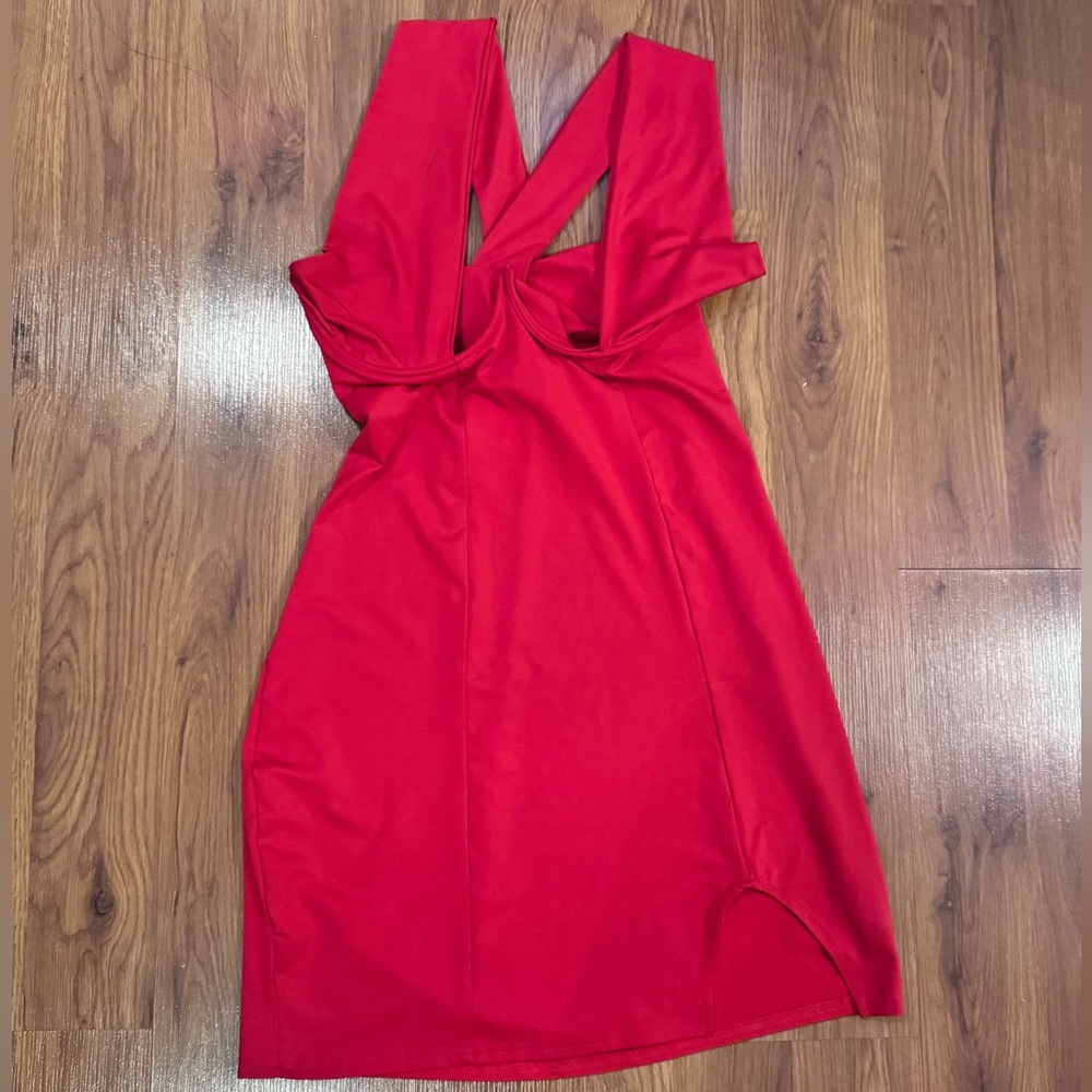 Red Backless Halter Sheath Cocktail Dress